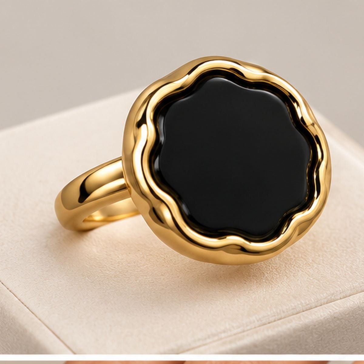 Stainless Steel Wavy Round Statement Ring – 2 Colours — image 2
