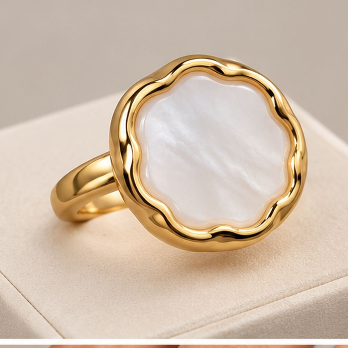 Stainless Steel Wavy Round Statement Ring – 2 Colours — image 3